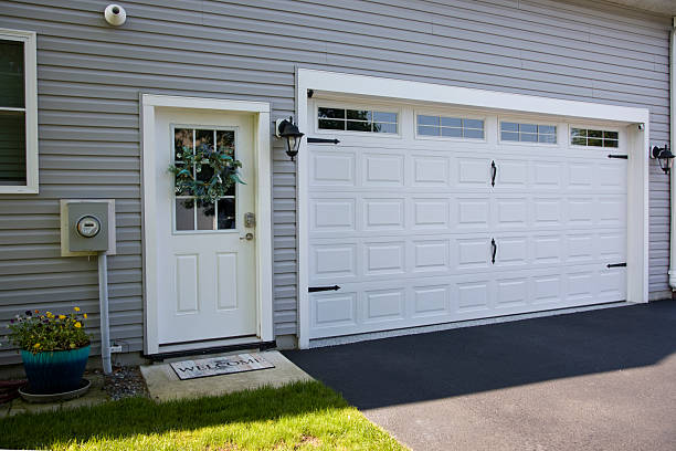 24/7 Emergency Garage Door Panel Replacement experts in Springville, NY